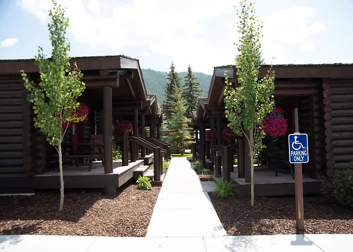 Elk Country Motel