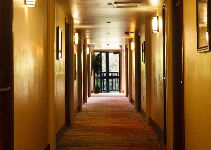 Elk Country Motel 3*